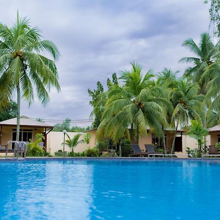 Langkah Syabas Beach Resort Kinarut Exterior foto